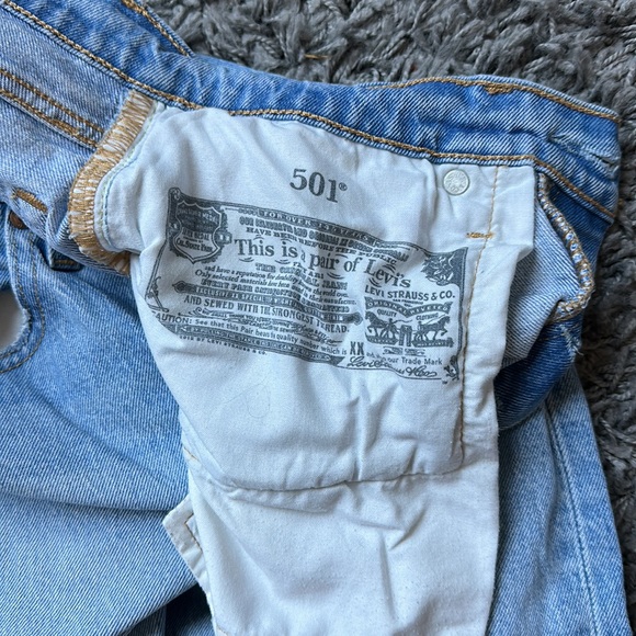 Levi’s Straight Leg Jeans - Picture 4 of 5